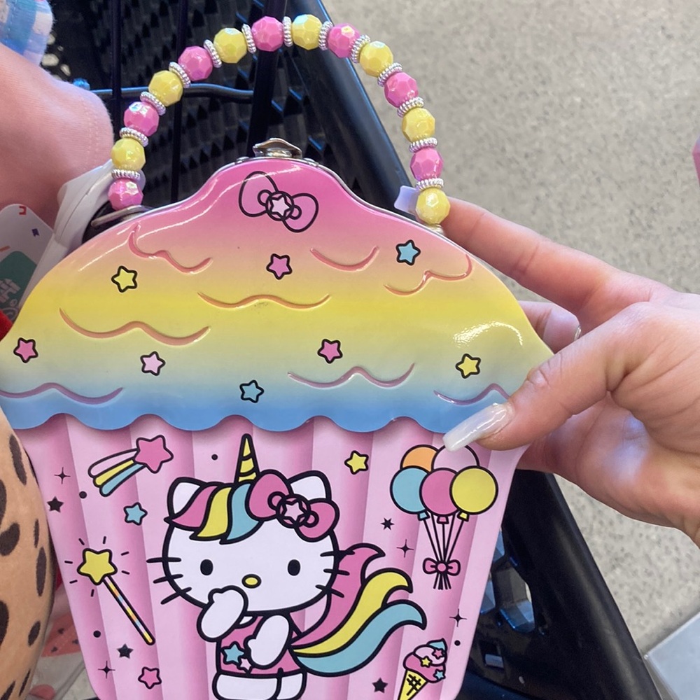 Hello kitty Tin